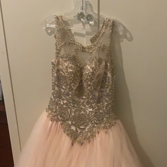 Sweet 16th gowns - Picture 4 of 6